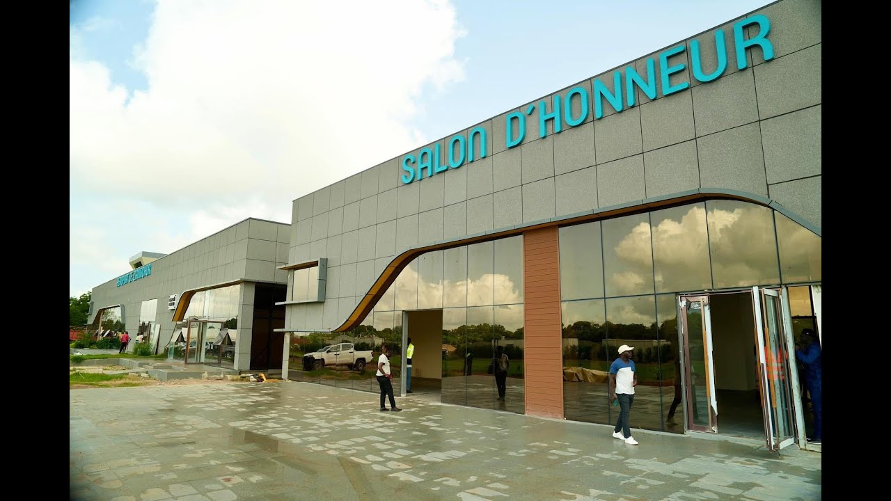 AIBD SA Visite du Président de la République à l’Aéroport de Ziguinchor