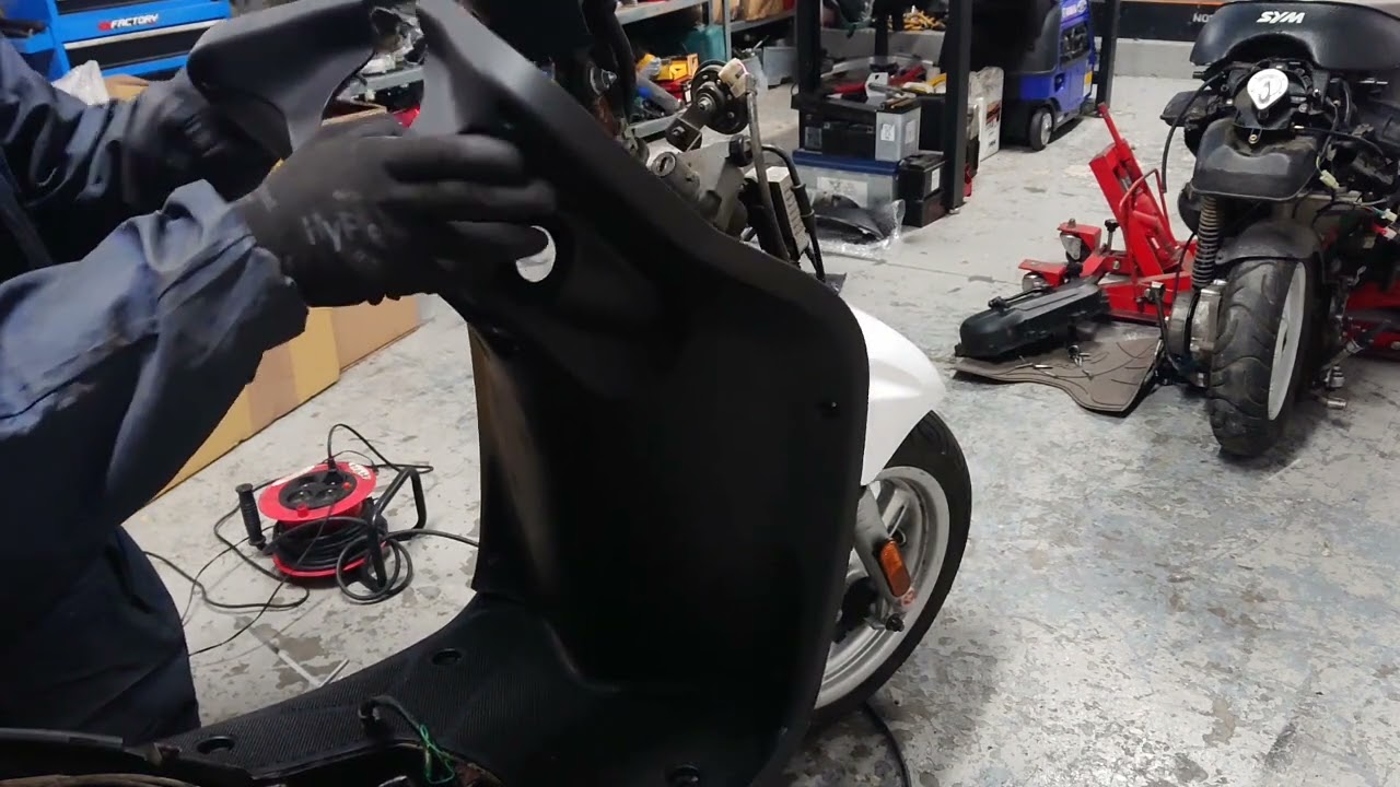 mbk Ovetto 4 temps remontage carénages