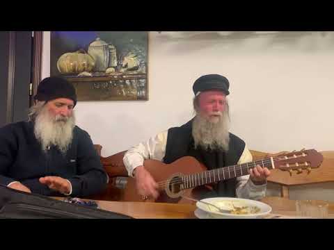 אשרינו מה טוב חלקינו שזכינו להתקרב לרבינו 