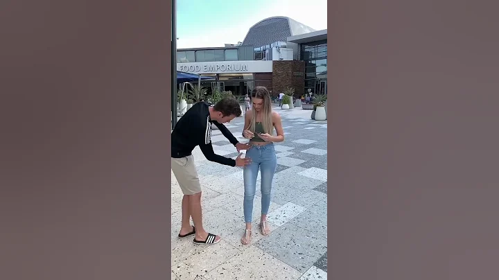 TikTok Magician Does INSANE Magic Trick 🤯 #shorts - DayDayNews