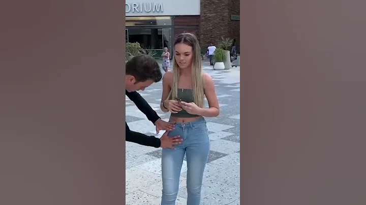 TikTok Magician Does INSANE Magic Trick 🤯 #shorts - DayDayNews