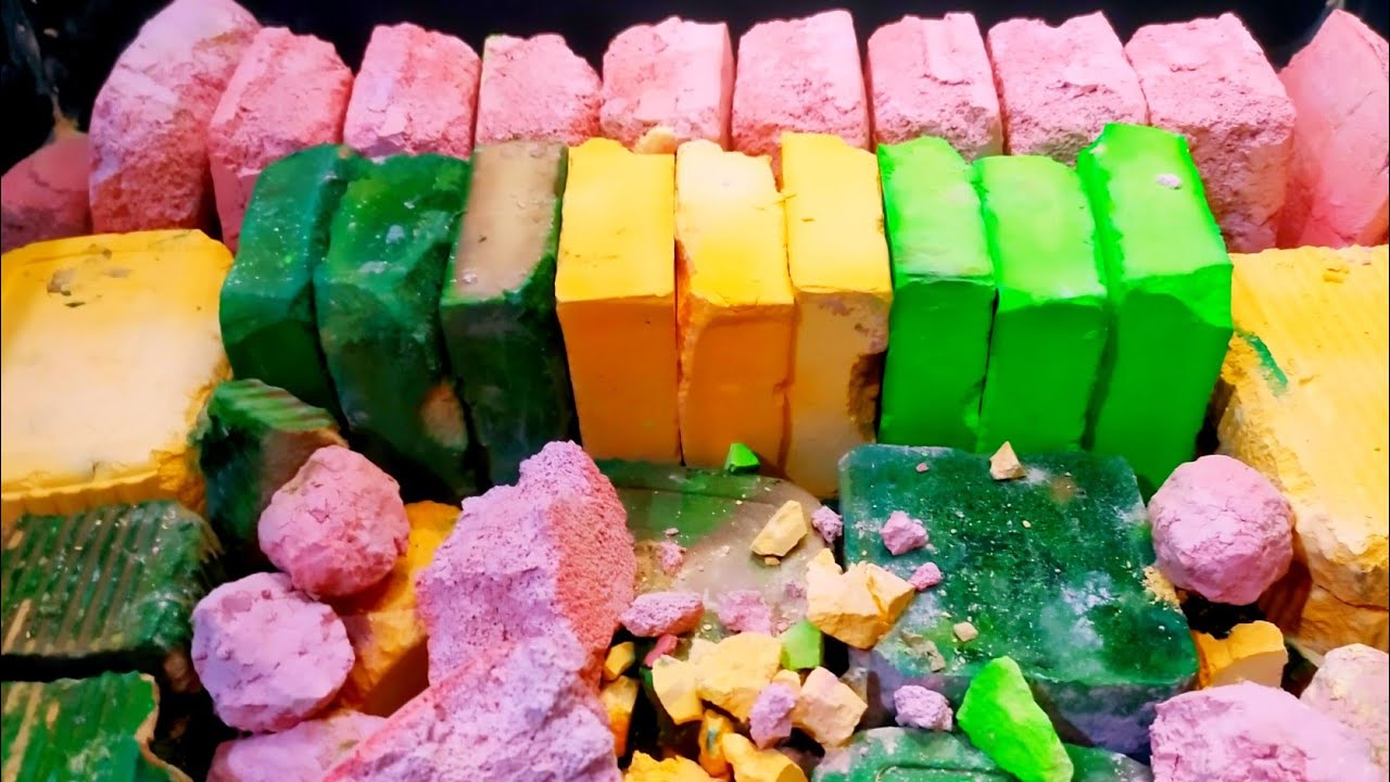 Soft & crunchy gym chalk،oddlysatisfying #asmr #satisfying👇