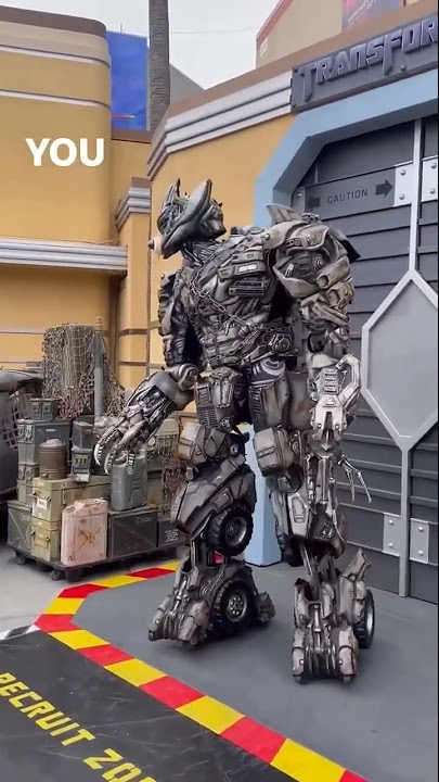 CapCut_megatron universal studios how do they work