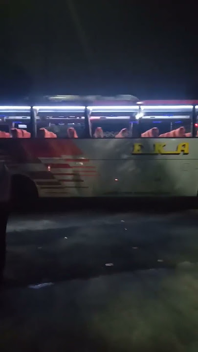 Suasana malam hari di terminal Bungurasih #busmania