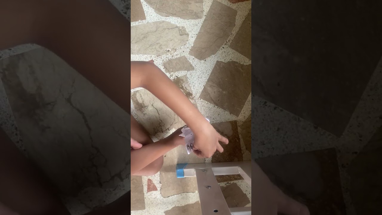 Nake a paper plane pf best in the world his name is spinning paper plane ✈️ (best)