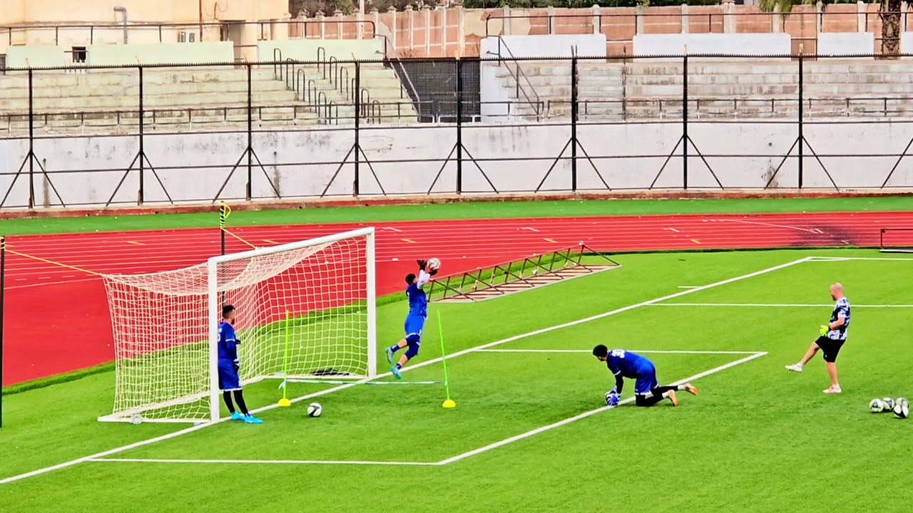 Entraînement spécifique gardien de but 🥅 🇩🇿💥🧤⚽ GK Coach: @boubegtitenmourad. Dz  équipe M.O.B Bejaia