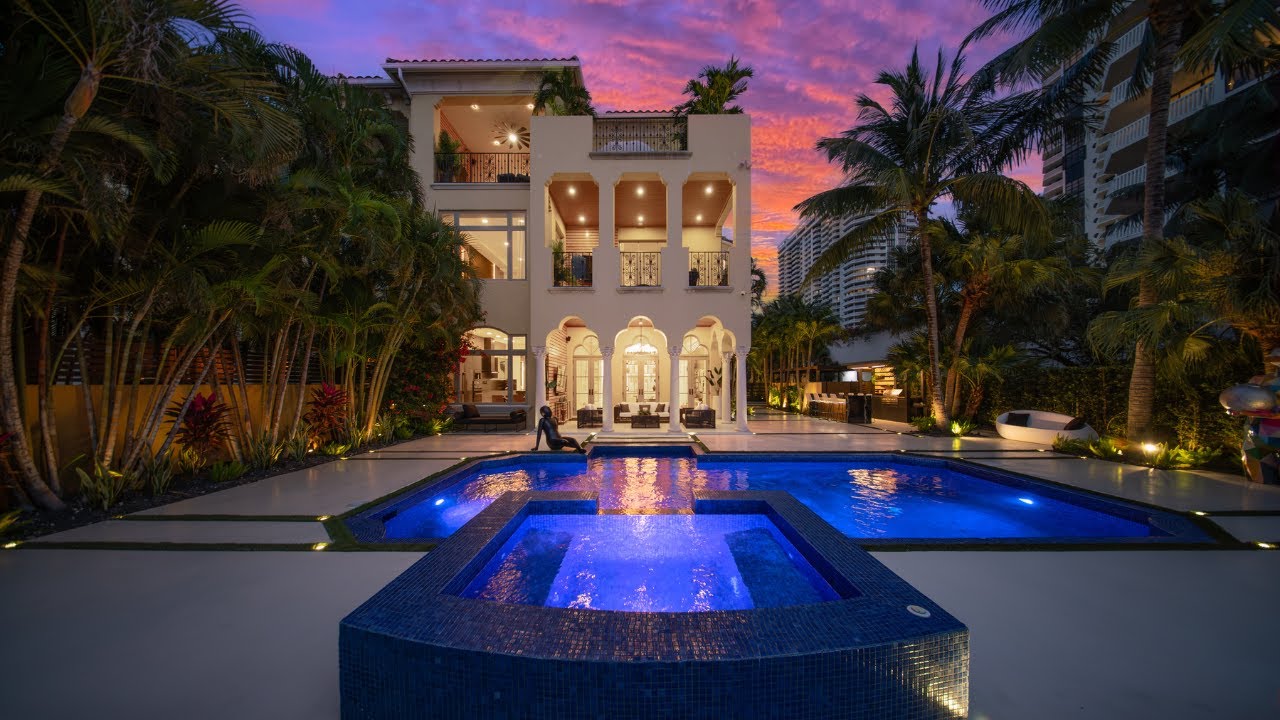 1530 Island Blvd, Aventura, FL 33160