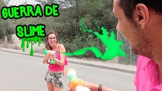 GUERRA CON PISTOLAS DE SLIME ¡NOS BAÑAMOS EN SLIME! | Lyna y sus Juguetes