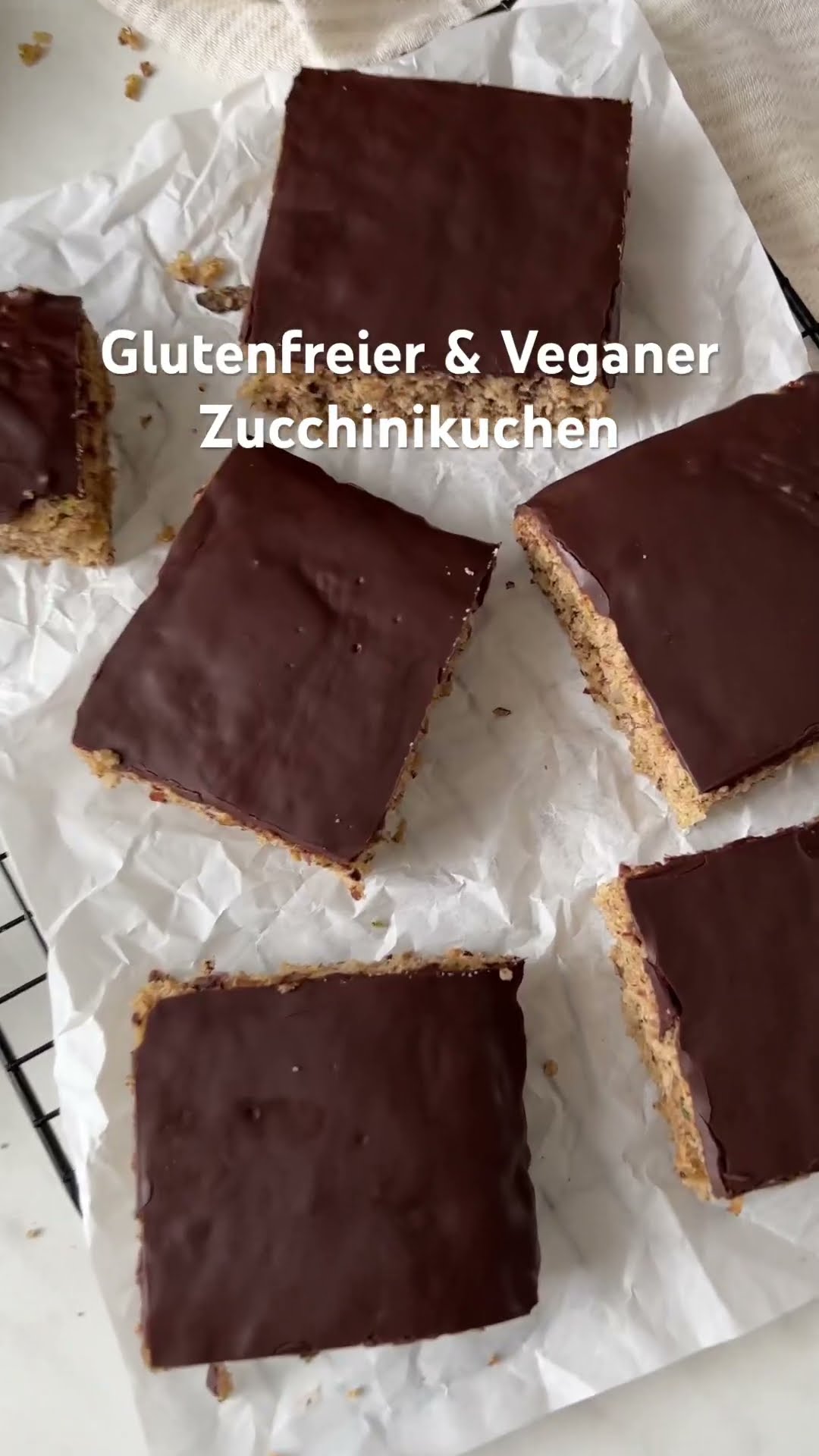 Glutenfreier &amp; Veganer Zucchinikuchen 🥧 #glutenfrei #vegan #shorts ...