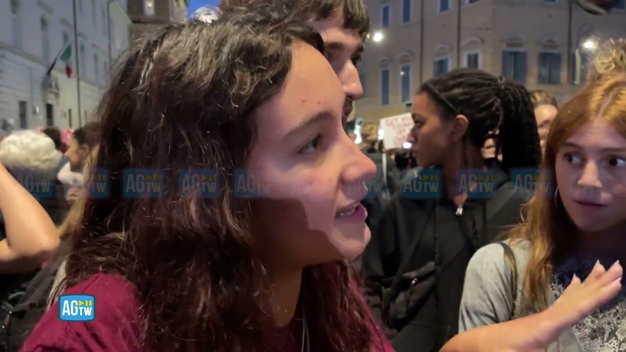 Diritto all'aborto, Boldrini contestata a Roma: «Vada via da questa piazza»