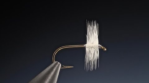 Fly Tying a traditional dry fly hackle technique with Barry Ord Clarke