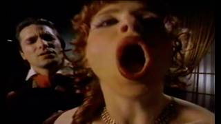 Kelly Lester as OPERA singer - TGI Fridays Commercial 1993