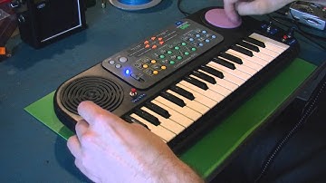 Circuit Bent Concertmate 570 Keyboard Part 1 by freeform delusion