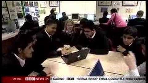 Kids take on Vista vs Mac