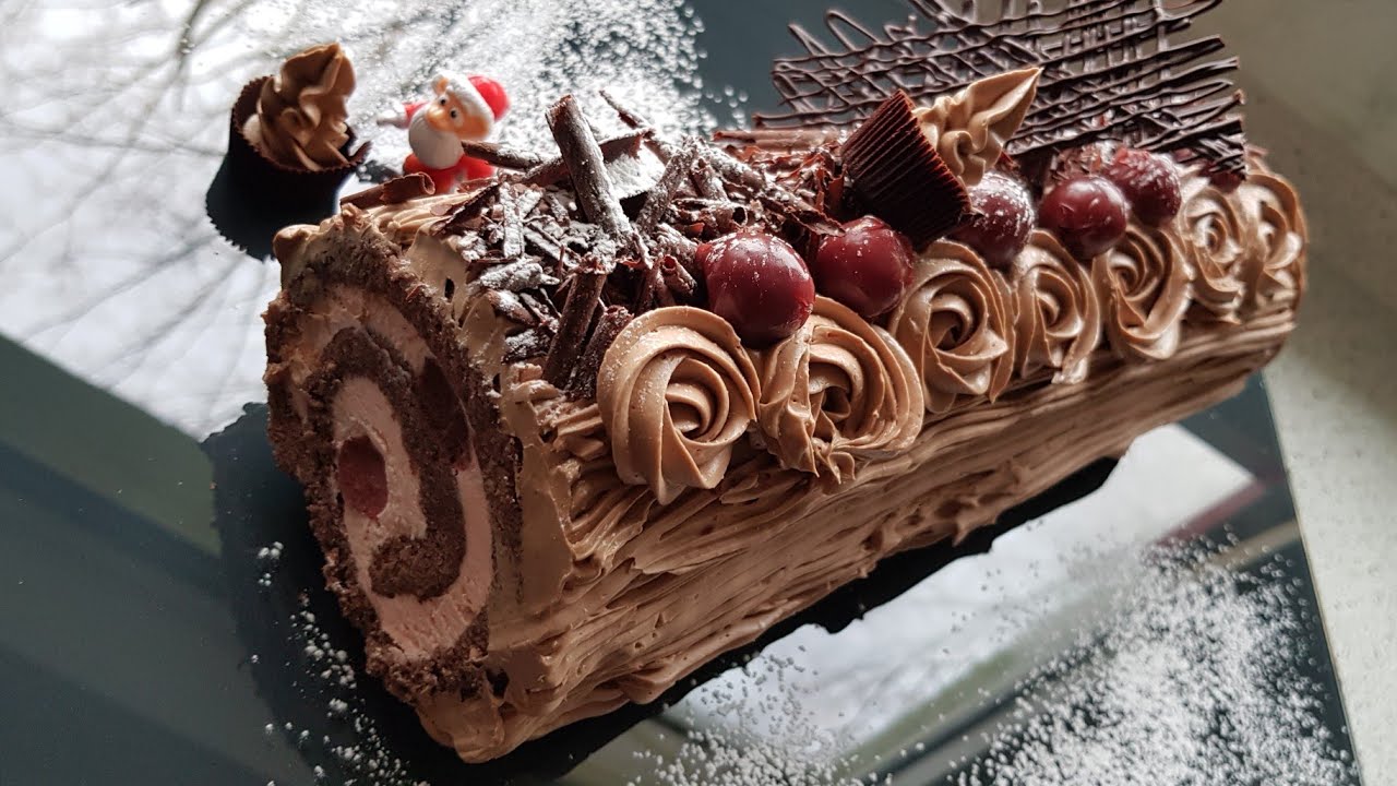 كيك رولي بالكريمة |حلوة رأس السنة بالكرز و الشوكولا|Bûche de Noël  façon forêt  noire
