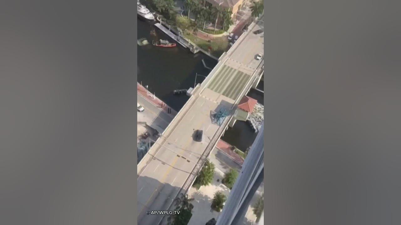 Crane in Florida collapses and kills one construction worker