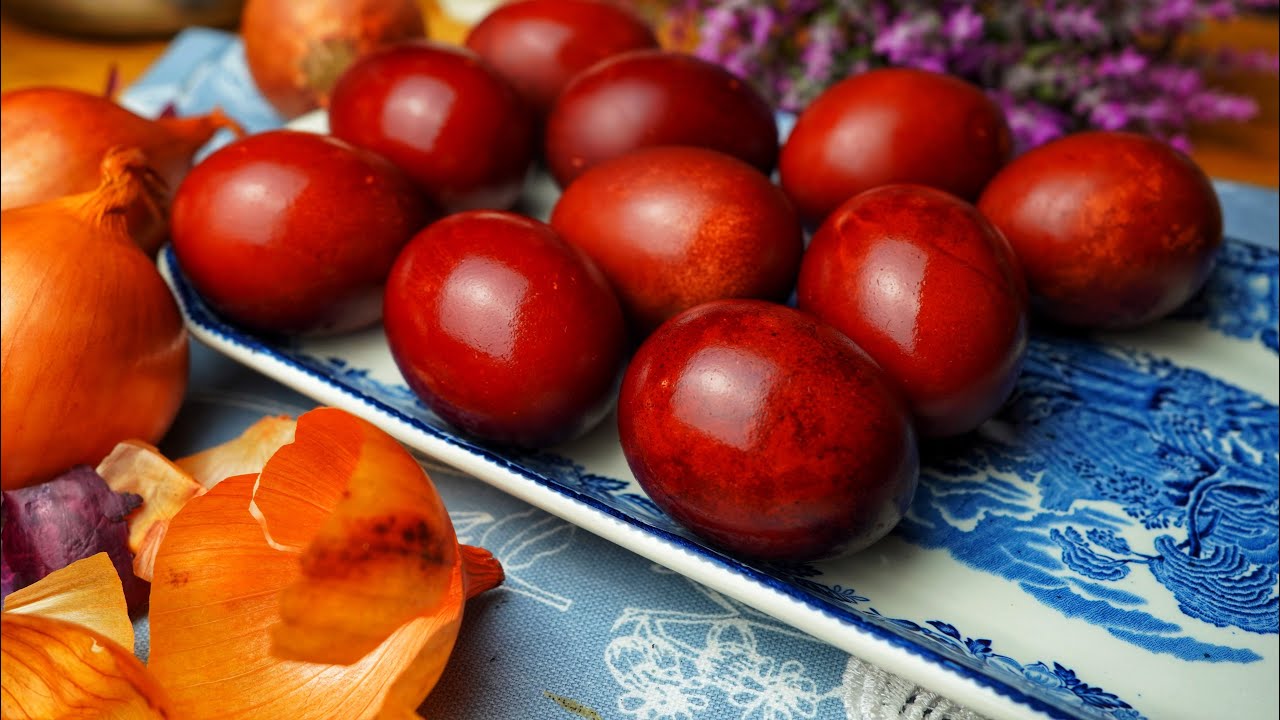 how-to-color-the-eggs-with-onion-skin-youtube
