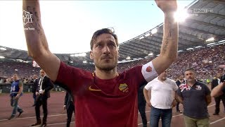 Totti da l'addio al calcio  Giro di campo e discorso  Sky Sport HD