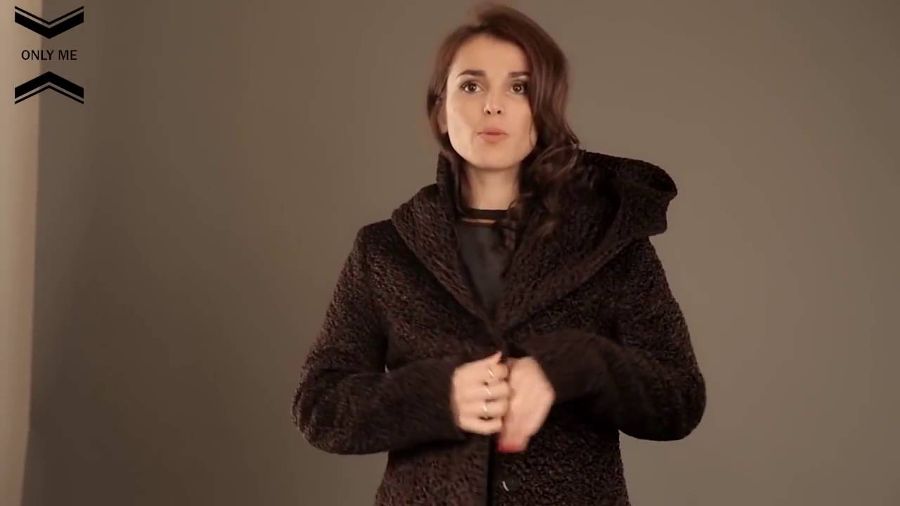 Шуба онли ми голубая. Коричневая шуба only me. Реклама меховых магазинов. Only me. Only me шубы каракуль.