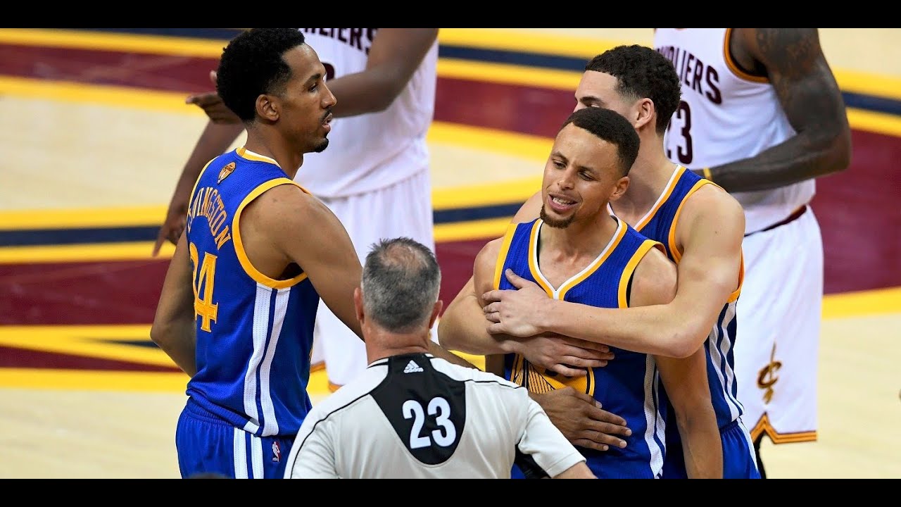 Stephen Curry Throws Mouthguard At Fan Warriors Vs Cavaliers Game 6 