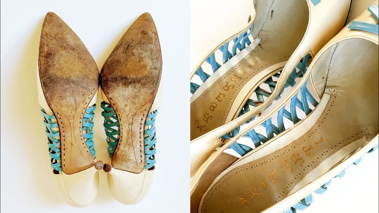 Smelly vintage pointed pumps