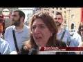 lavoratori piazza contro Jobs