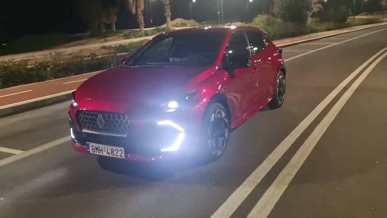 New Renault Clio full hybrid 160hp Techno red metallic consumption 