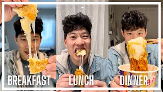 Eating at the Korean Convenience Store for 24 Hours