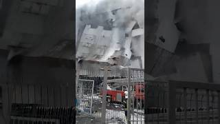 😢 Рятувальники продовжують  ліквідовувати пожежі та розбирати завали.