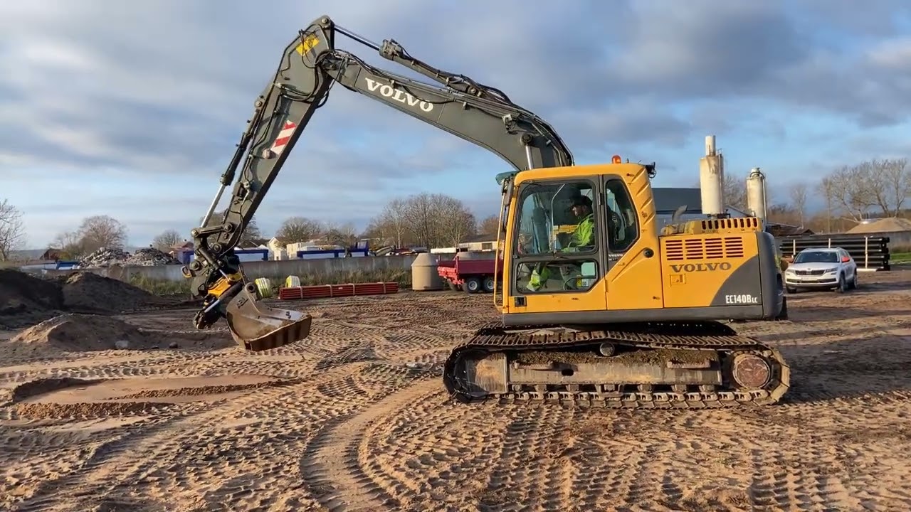 Bandgrävare Volvo EC140 B LC