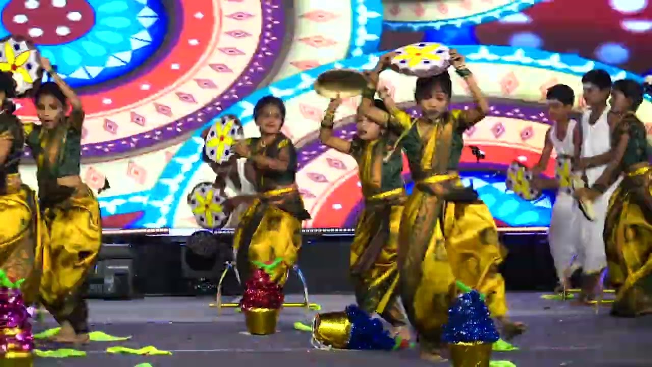 தன்னானே பாட்டொன்னு பாட | Oyilattam | Tamil folk dance | amazing 😍| kavadi attam@Paramveerschool 