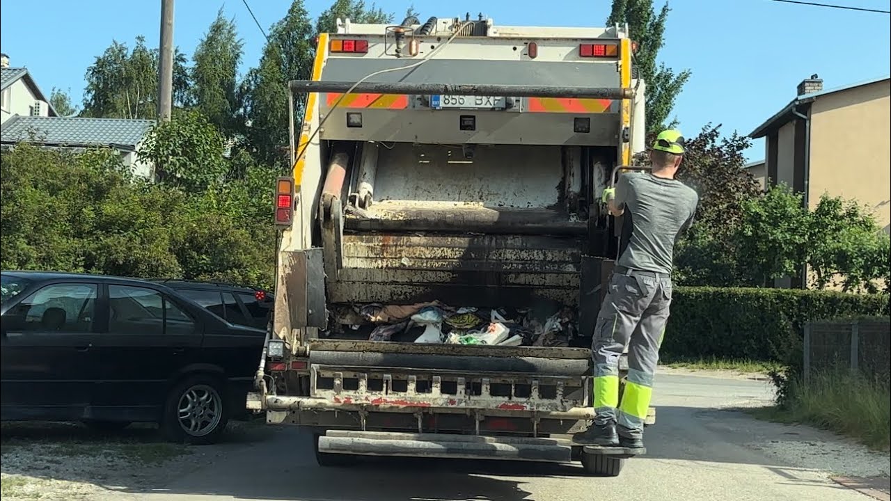 Garbage Trucks In Estonia/ Мусоровозы в Эстонии