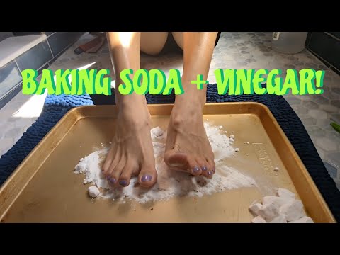 Feet ASMR with Baking Soda and Vinegar.  FIZZY TRIGGER
