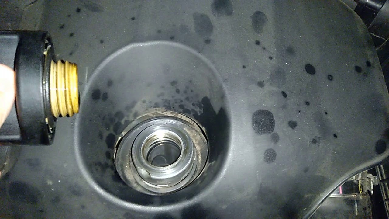 Стук из маслозаливной горловины - YouTube