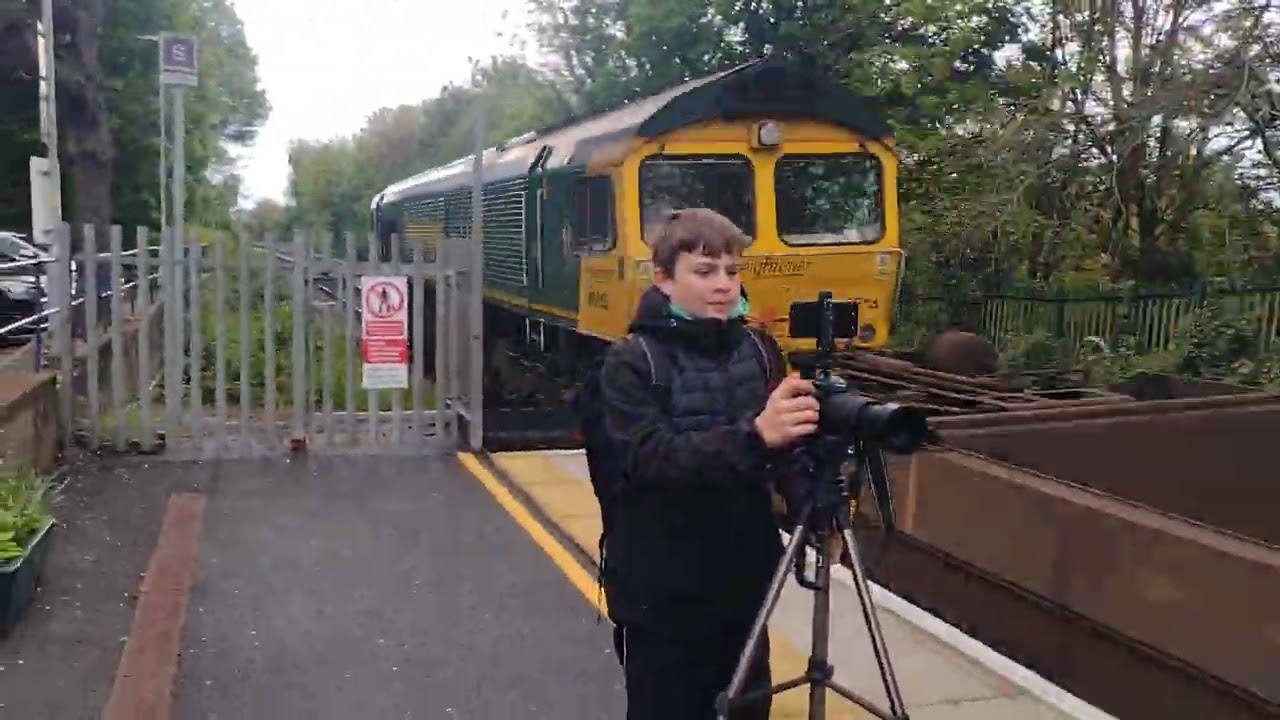 here is freightliner class 66515 for Southampton from wentloog freightliners