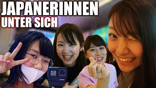 Nette Japanerin Bei Der Freizeitgestaltung Mit Zwei Jungs Nette Japanerin Bei Der Freizeitgestaltung Mit Zwei Jungs