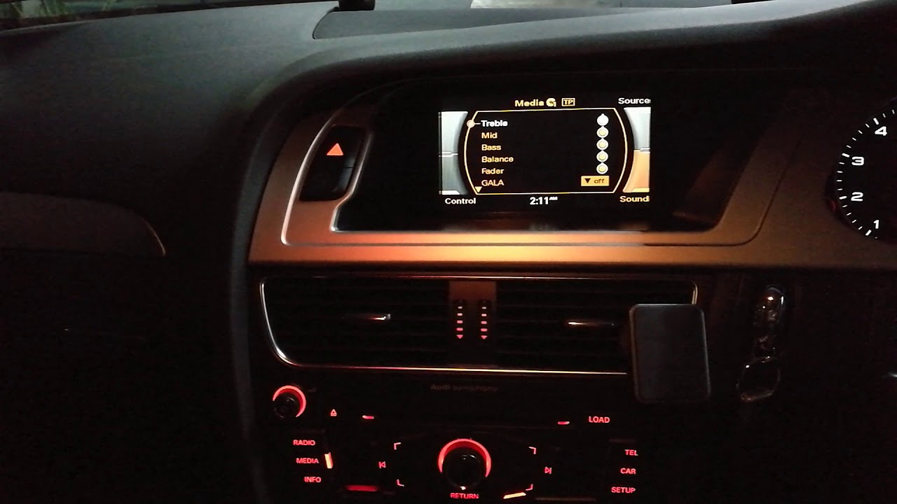 AUDI A4 audio upgrade - YouTube