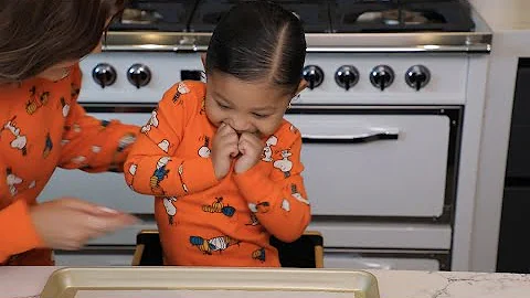Kylie Jenner: Halloween Cookies with Stormi