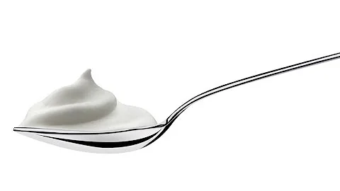 ¿Cuál es la diferencia entre el yogur natural y el yogur griego?