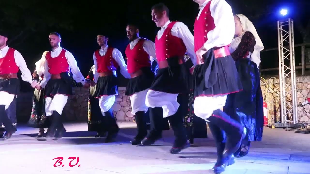 Lorenzo Chessa e il gr folk Figulinas di Florinas Sorgono 29 5 2022