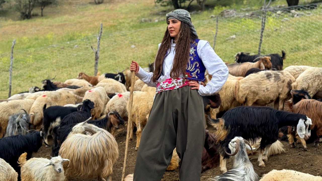 A Day in Rural! Building a Traditional Oven & Village Cooking!