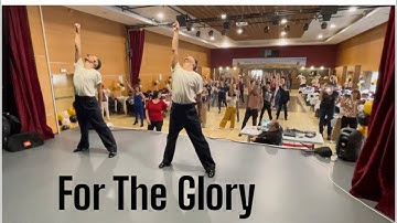 Voor de Glory Line Dance door Marlon Ronkes (NL) en Romain Brasme (FR)