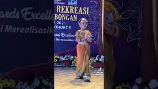 Pertandingan Pakaian Beragam  SK Limbongan bertemakan kepelbagaian etnik Malaysia.