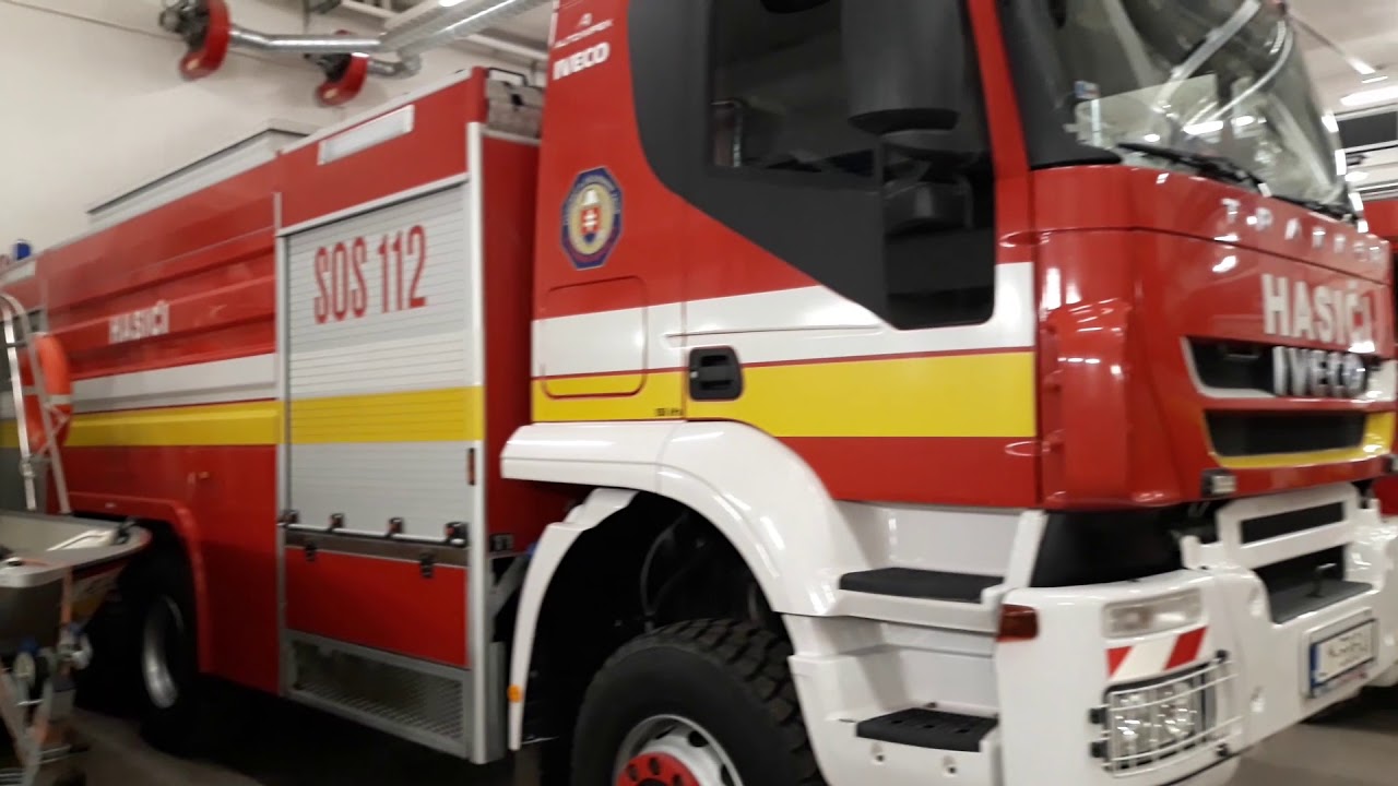 Hasičský a Záchranný Zbor - Liptovský Mikuláš - Dva Mladí Hasiči