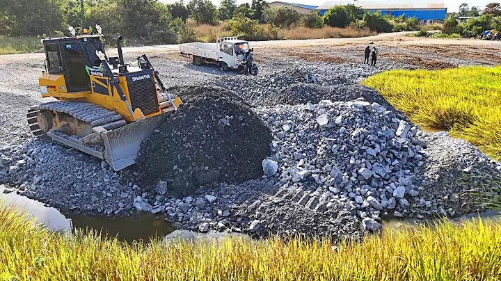 Wonderful Landfill!! Repair The Land With 25T Dump Trucks And Shantui Bulldozer Pushing Dirt Rock
