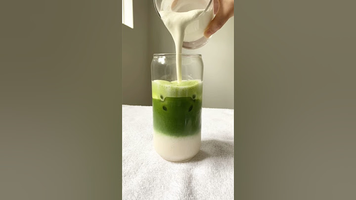 Iced matcha latte with cold foam #matcha