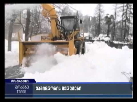 ოზურგეთში, დიდთოვლობის შედეგად, საცხოვრებელი სახლები დაზიანდა