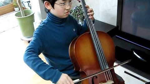 Sunoo plays cello-Boccherini Minuet (beginner)