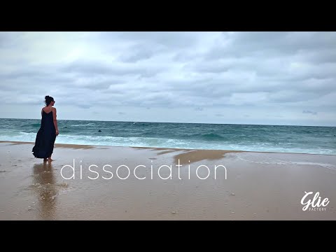 Vidéo: 3 façons d'arrêter la dissociation