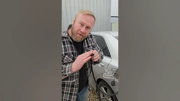 STOP Sucking! How To Siphon Gas Like a Pro #siphoning #siphon #automotive #suction